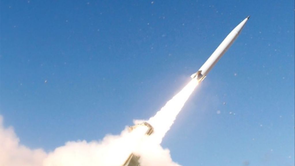 ‘VS zette op dag 1 oorlog nieuwe, ongeteste raket in’ • Beurzen zakken, olieprijs stijgt ‘VS zette op dag 1 oorlog nieuwe, ongeteste raket in’ • Beurzen zakken, olieprijs stijgt