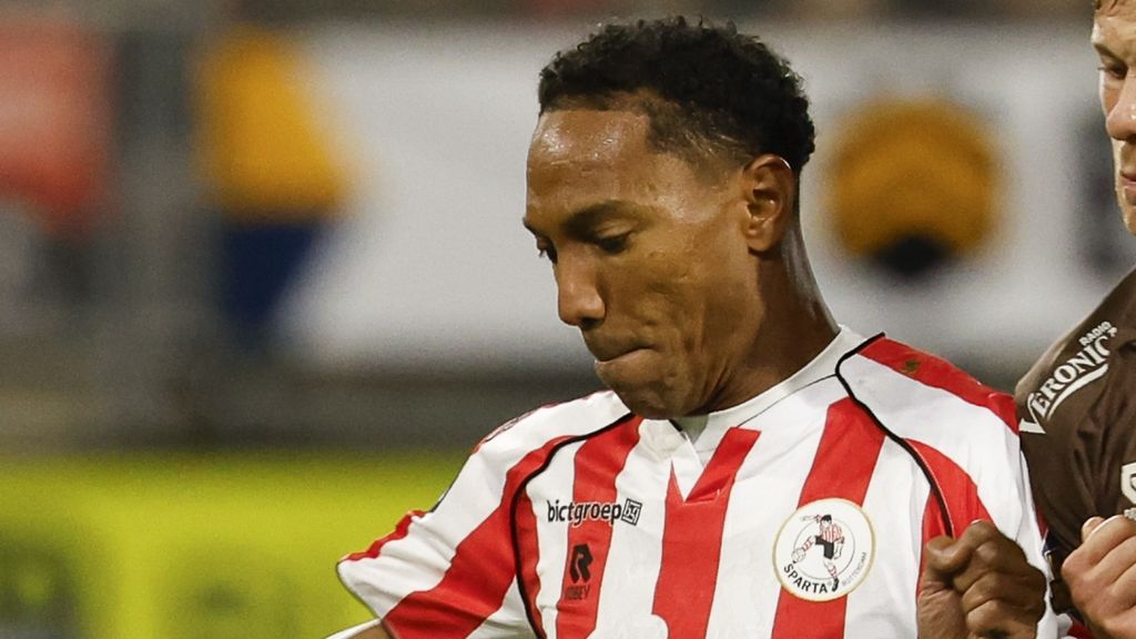 Veertienvoudig international De Guzman (38) stopt na dit seizoen met voetballen