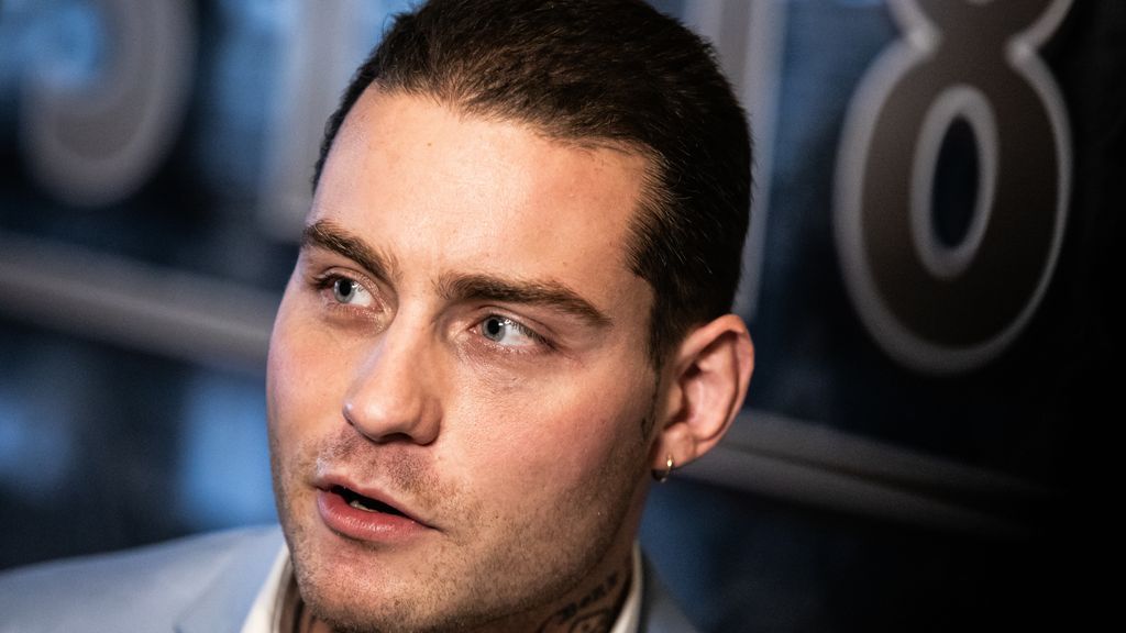 Celstraf van 10 maanden voor man die Douwe Bob bedreigde Celstraf van 10 maanden voor man die Douwe Bob bedreigde