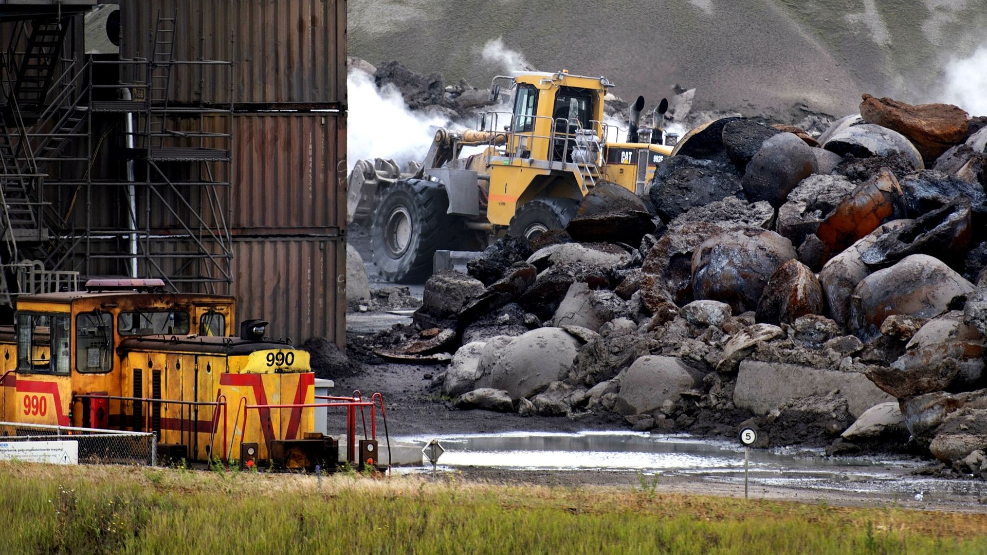 Beloofde onderzoeken naar schadelijke staalslakken nog altijd niet gestart