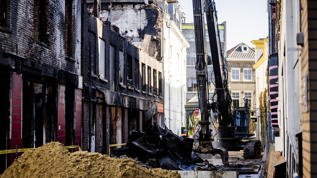Foto: OM eist 10 jaar cel voor brandstichting Arnhem, vrijspraak voor twee anderen
