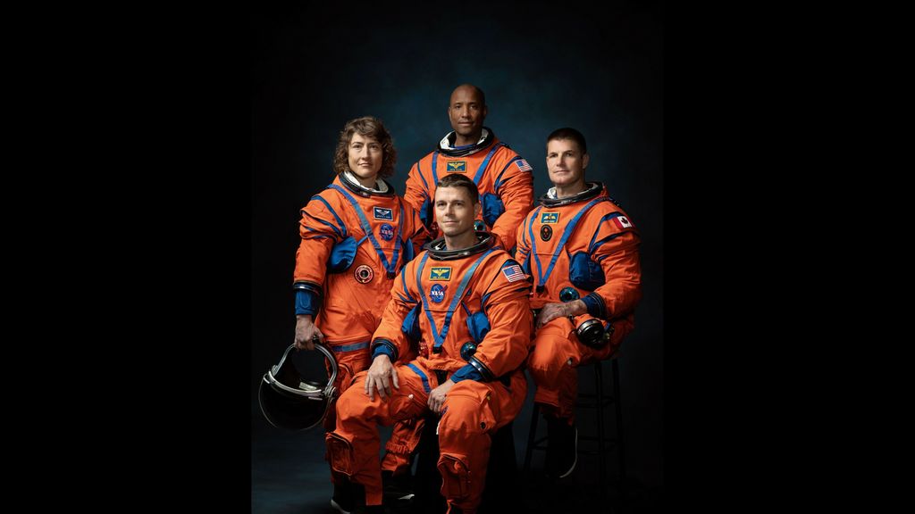 Foto: Historische maanvlucht van start: 'Heftiger nu er mensen aan boord zijn'