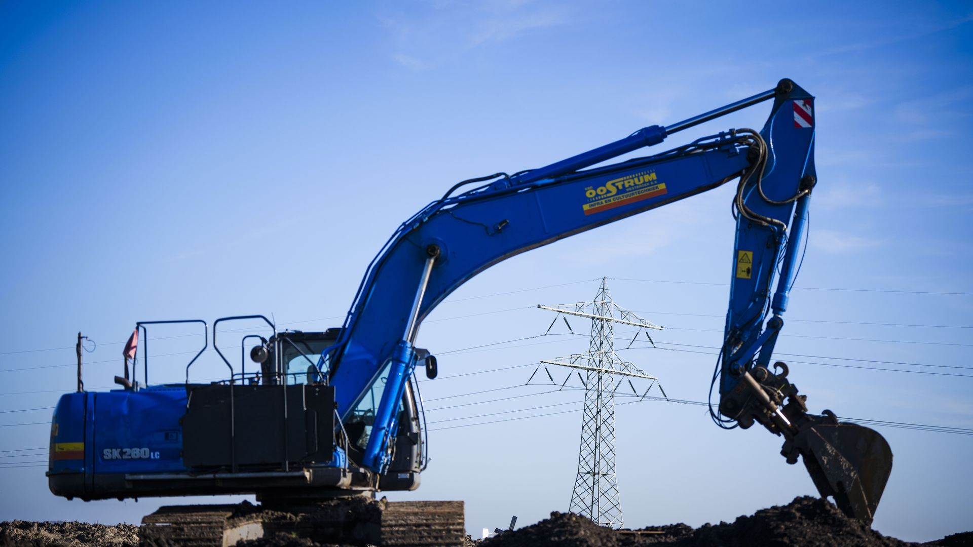 Fors meer kabels en transformatorhuisjes, maar wachtlijsten stroomnet groeien