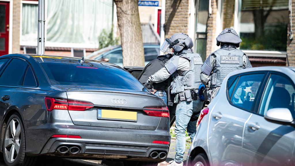 Foto: Twee arrestaties in Spijkenisse in corruptiezaak marechaussee