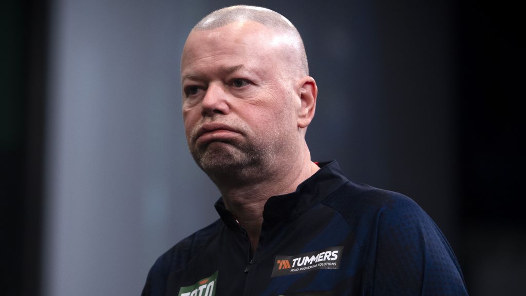 Van Barneveld lijdt pijnlijke nederlaag tegen de nummer 172 van de wereld