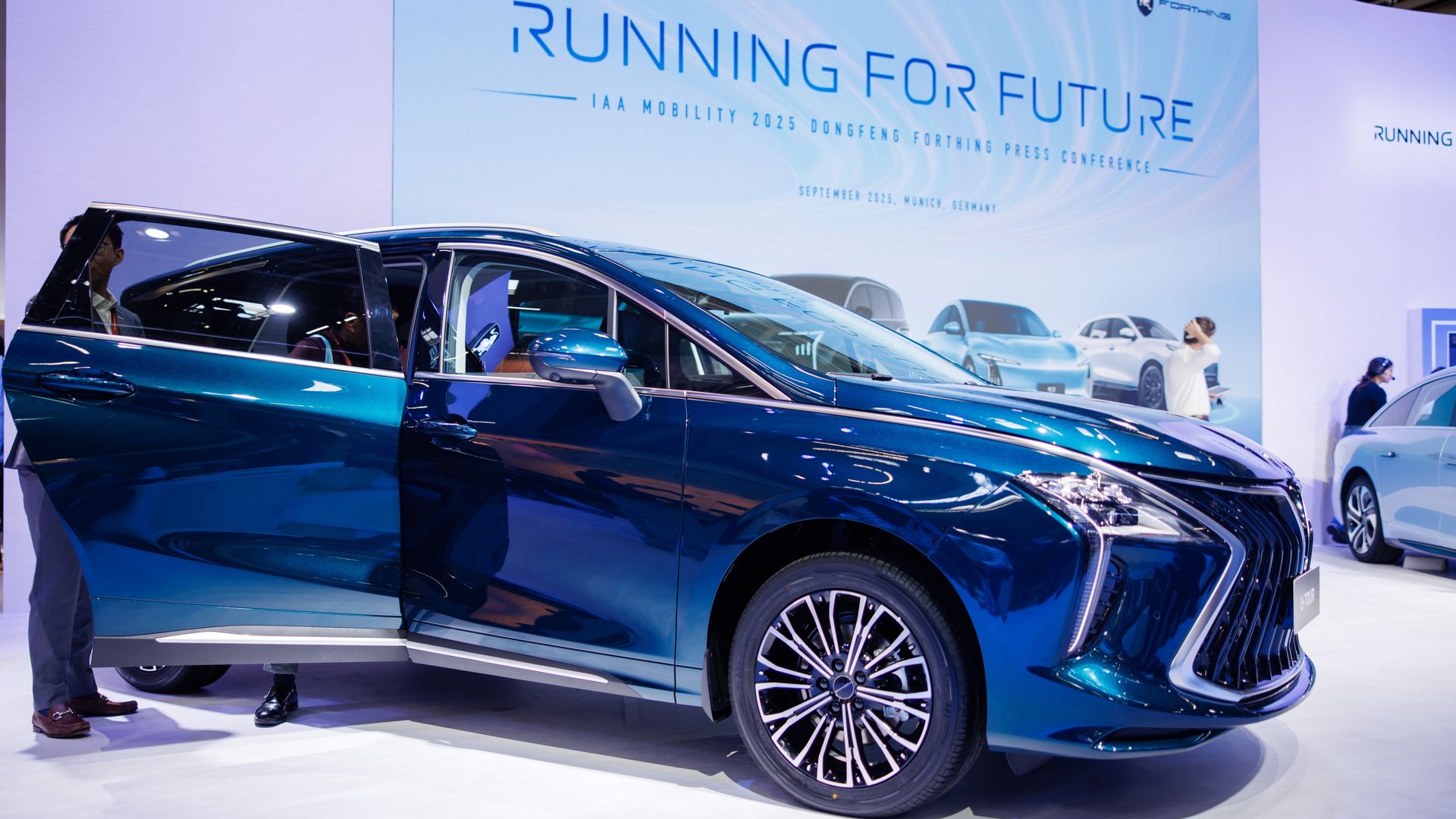 'Elektrisch is de enige weg', maar niet alle autofabrikanten zijn er klaar voor