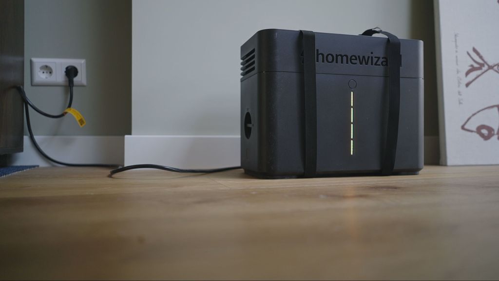 Foto: Brandweer bezorgd over onveilig gebruik van steeds populairdere stekkerbatterij