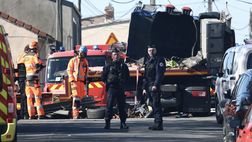 Foto: Tgv botst op militair konvooi in Noord-Frankrijk: machinist omgekomen