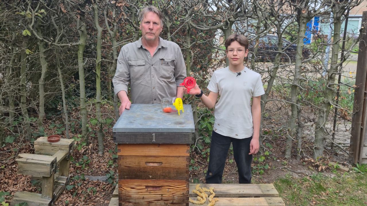 Cas maakt hoornaar-vallen met 3D-printer