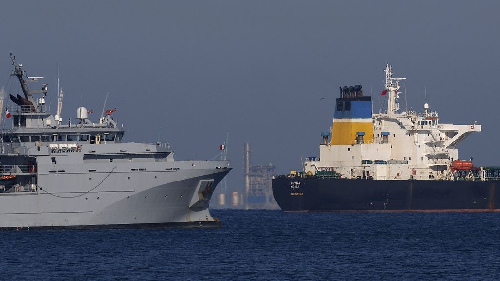 Foto: Estland onderschept Russische schaduwvloot niet: 'Risico op militaire escalatie'