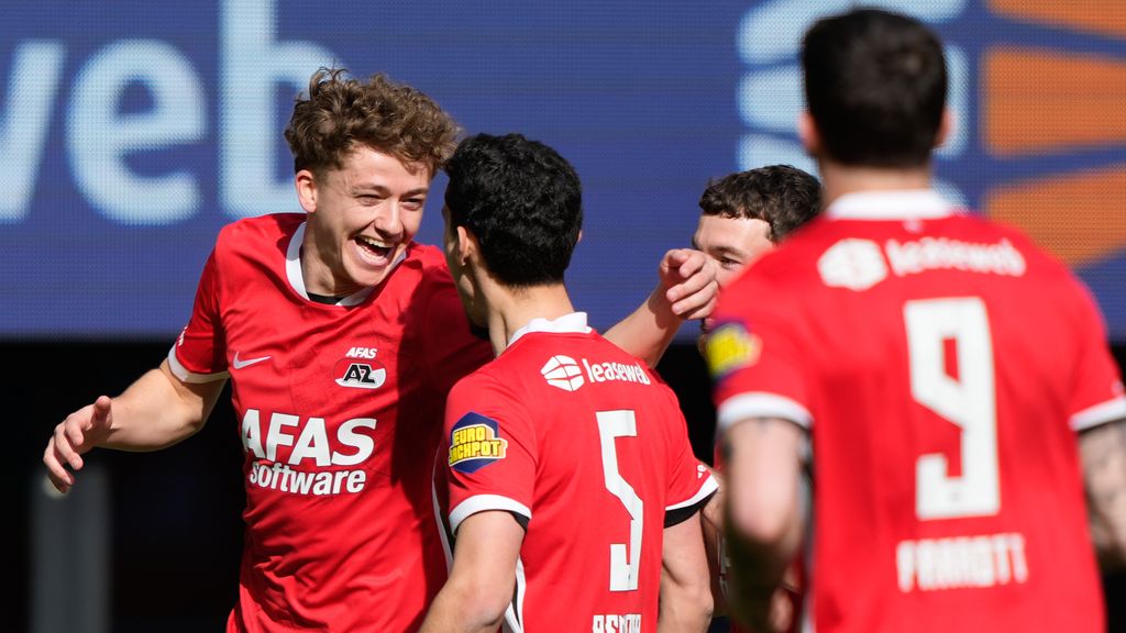 AZ wint met speels gemak van Heerenveen • 3-0 en twee afgekeurde goals