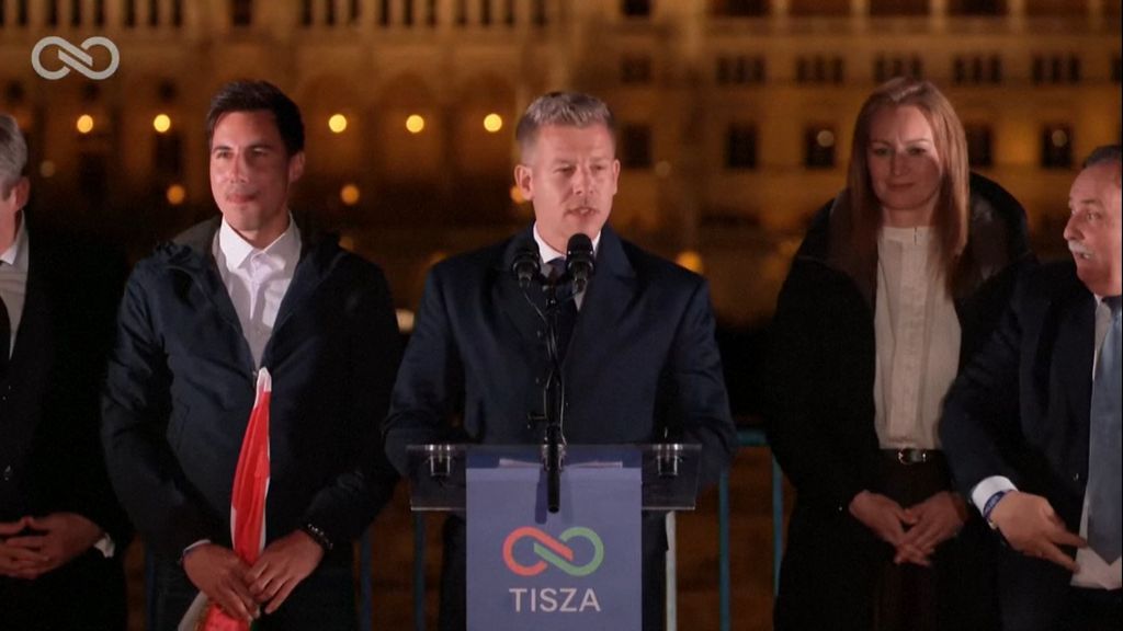 Foto: Magyar in overwinningsspeech: 'Hongarije sterke bondgenoot van EU en NAVO'