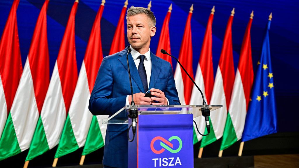 Foto: Magyar combineert anti-Orbángeluid met populistische conservatieve agenda