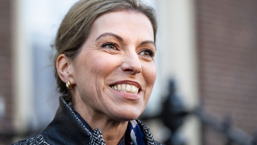 Foto: Kabinet wil voor de zomer excuses maken aan afstandsmoeders en -kinderen