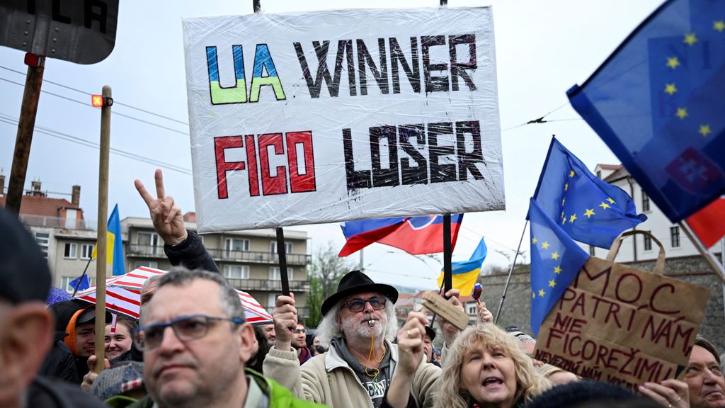 Protest tegen wetsvoorstel Slowakije om briefstemmen af te schaffen