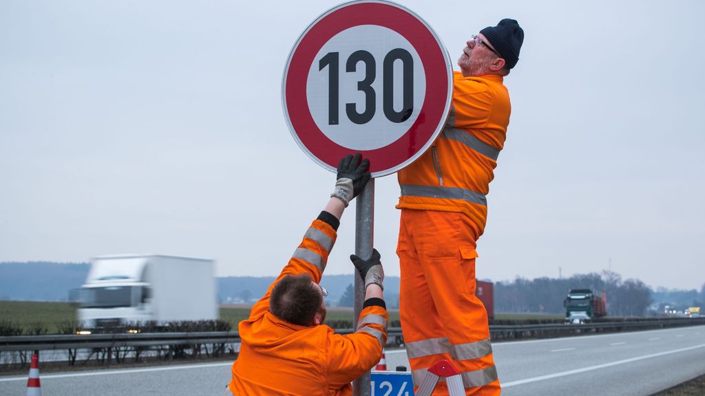 Foto: Energiecrisis zet plankgas rijden op Duitse Autobahn op politieke agenda