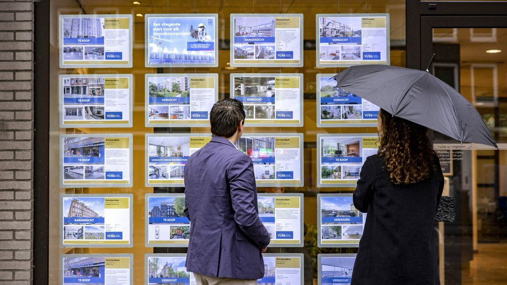 NVM: minder huizen verkocht, kopers zijn afwachtender