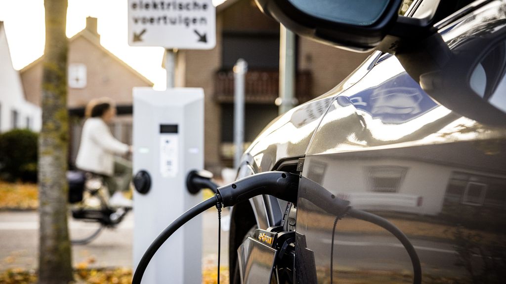 Subsidie voor automobilist met laag- en middeninkomen voor aanschaf elektrische auto