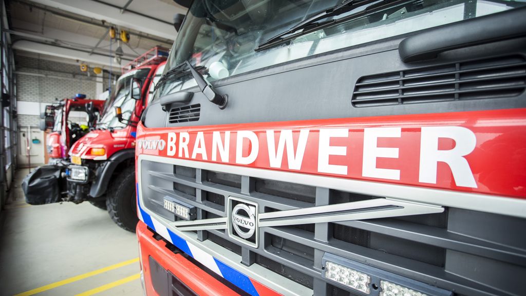 Foto: Stankoverlast door brand in duwbak met huisvuil Botlek