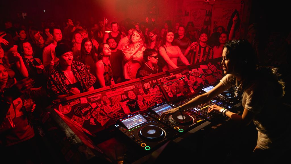 Foto: Maandabonnement voor Amsterdamse clubs, gaan jongeren weer de nacht in?