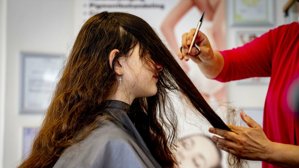 Foto: 'Groene salons' willen afvalberg verkleinen: 'Je bent als kapper een grote vervuiler'