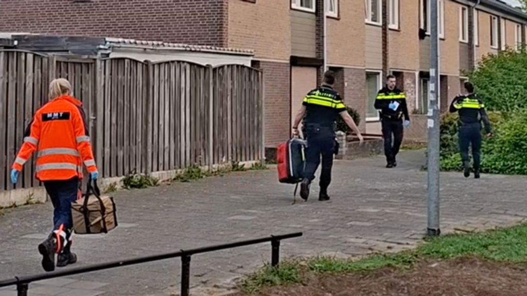 Foto: Meisje doodgestoken in woning Blerick, man en vrouw opgepakt