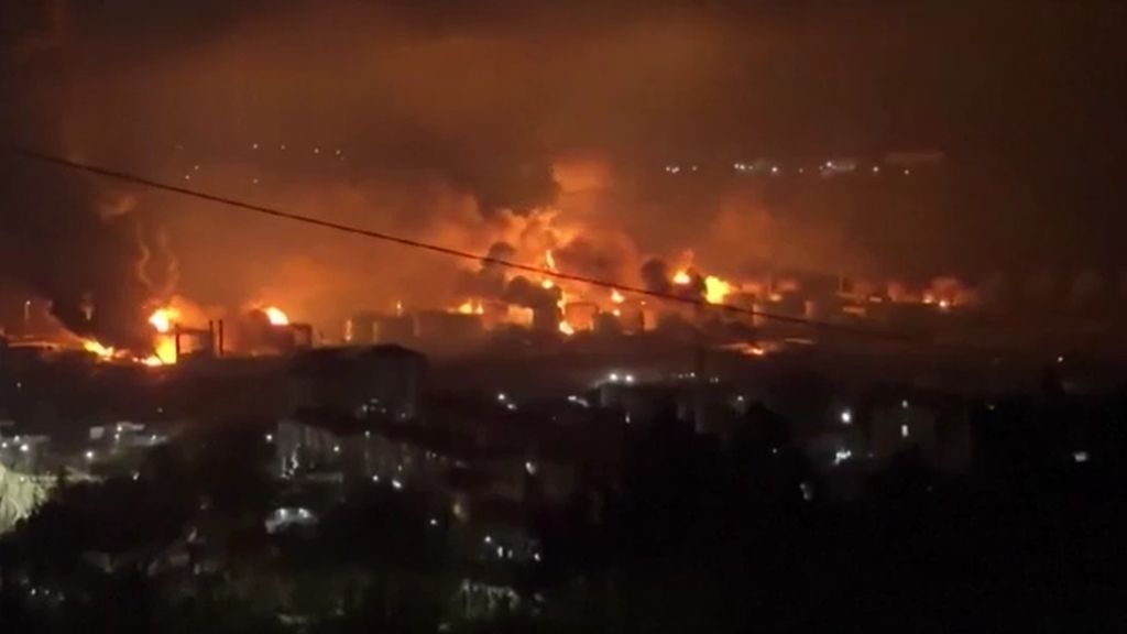 Foto: Oekraïne raakt Rusland: grote aanval op olieraffinaderij en haven