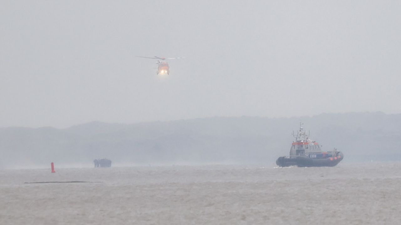 Groep wadlopers bij Ameland gered met helikopter