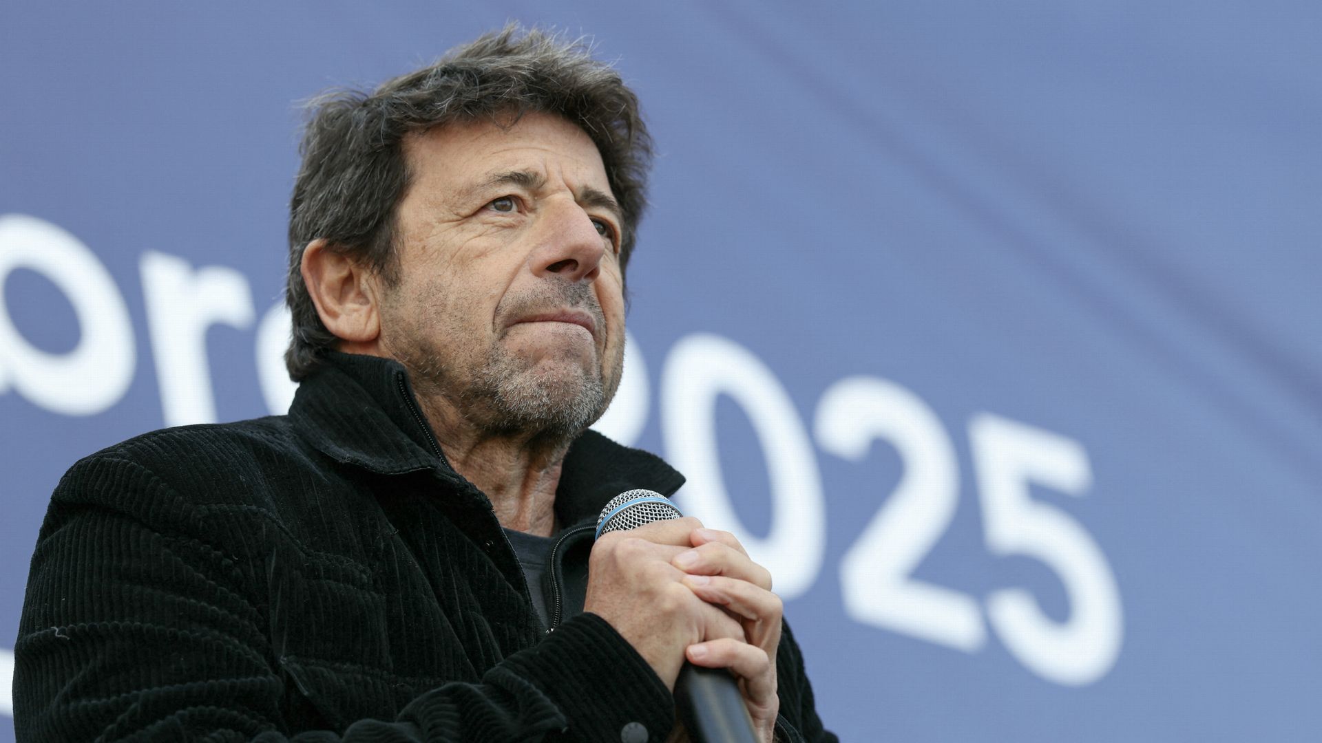 Franse zanger Patrick Bruel aangeklaagd voor verkrachting en aanranding
