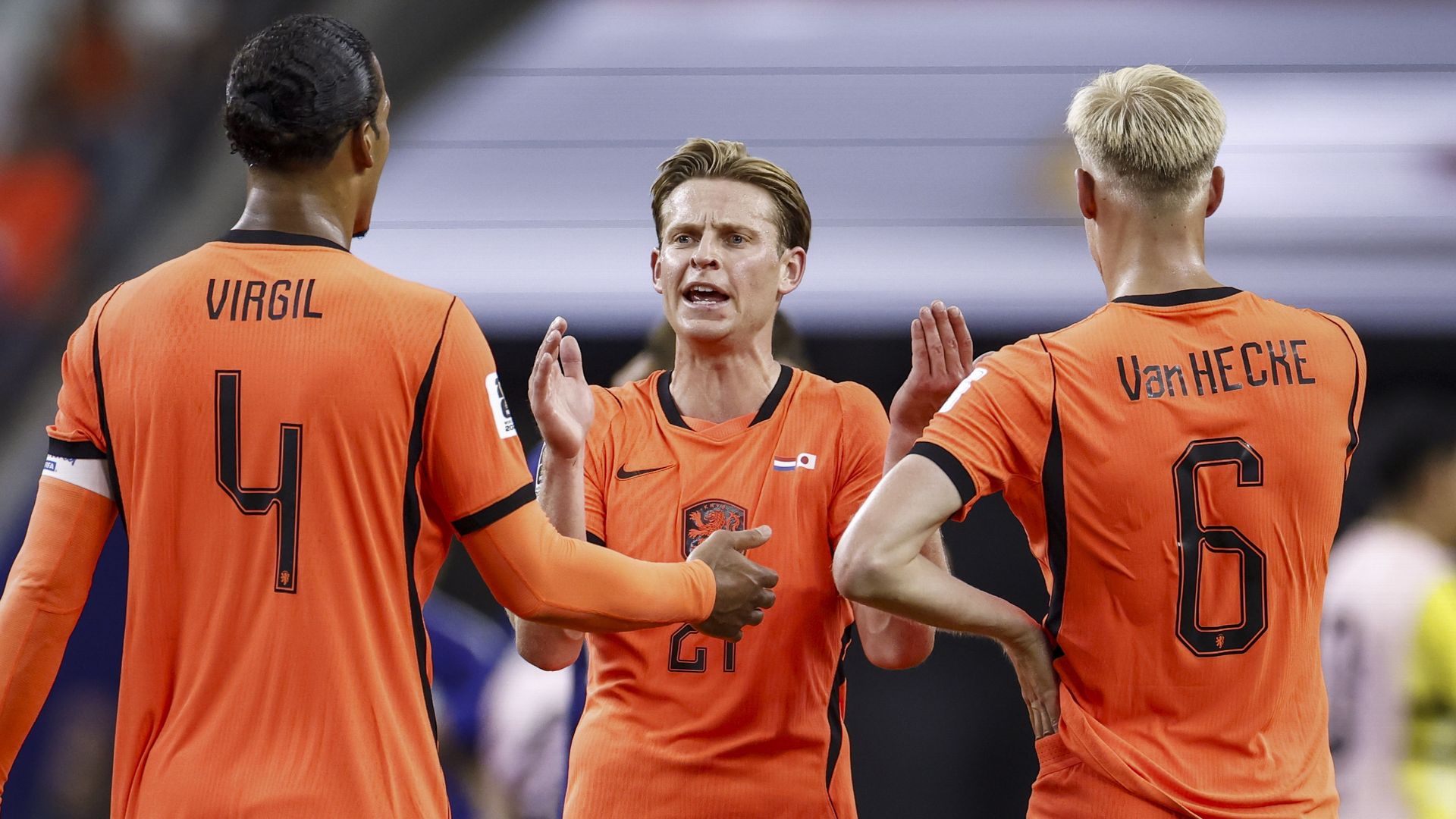 Oranje verzuimt mentale horde te nemen, wissels Koeman pakken verkeerd uit