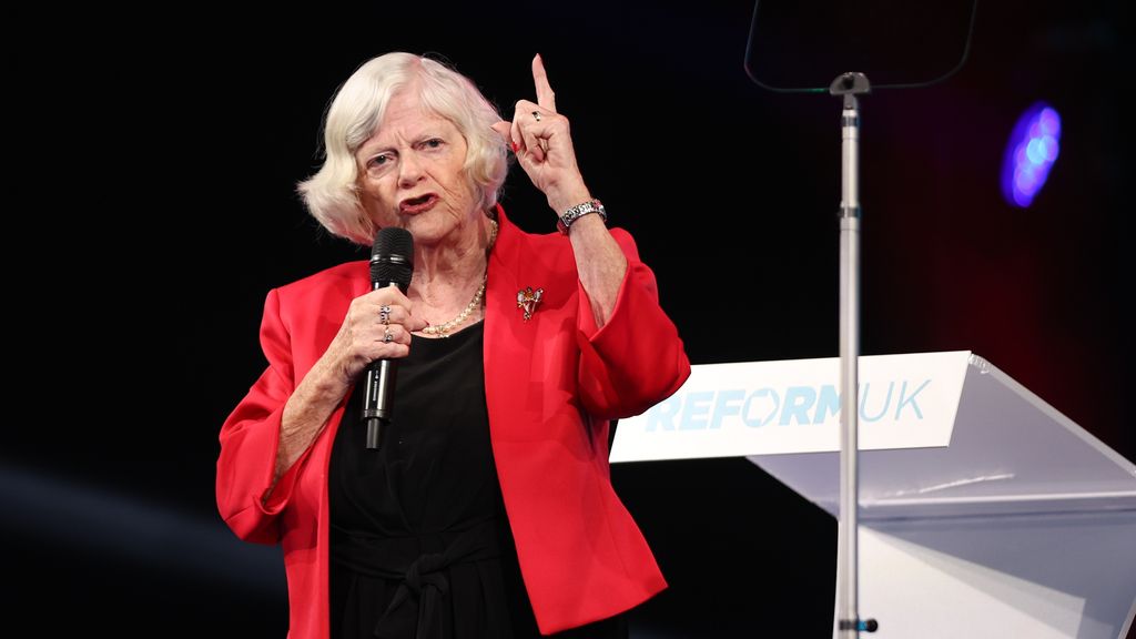 Verdachte gearresteerd voor moord op Britse oud-politica Ann Widdecombe (78) Verdachte gearresteerd voor moord op Britse oud-politica Ann Widdecombe (78)