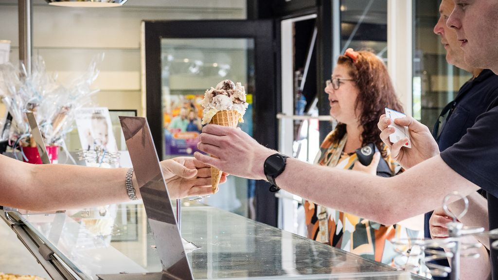 5, 10 of 15 procent? Waarom pinapparaten je vragen om fooi