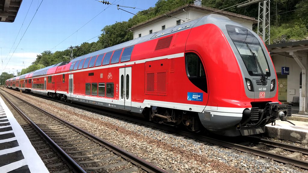 Beveiliger van Deutsche Bahn zwaargewond na val uit rijdende trein tijdens ruzie