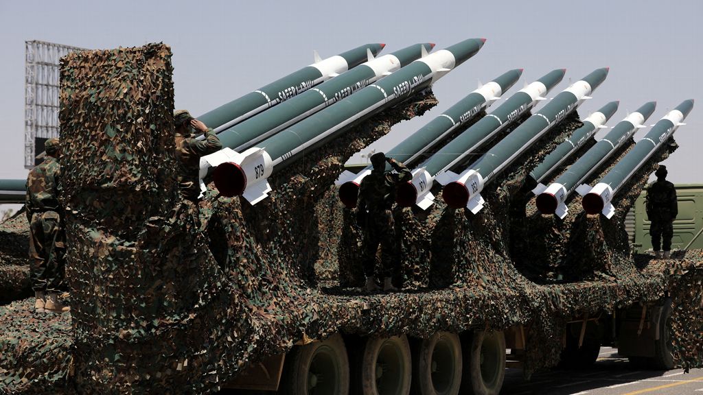Houthi’s beschieten olietankers, opnieuw Amerikaans bombardement op Iran Houthi’s beschieten olietankers, opnieuw Amerikaans bombardement op Iran