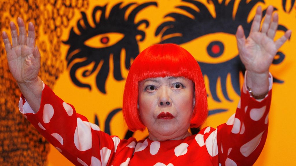 Yayoi Kusama 97 Maakte Van Haar Angsten Een oneindig Universum yayoi-kusama-97-maakte-van-haar-angsten-een-oneindig-universum