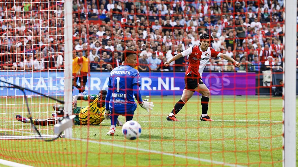 Feyenoord maakt aansluitingstreffer tegen ADO • Heerenveen op 1-1 bij Willem II
